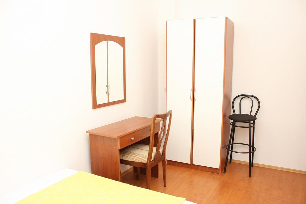Apartments Dani Макарска Стая снимка