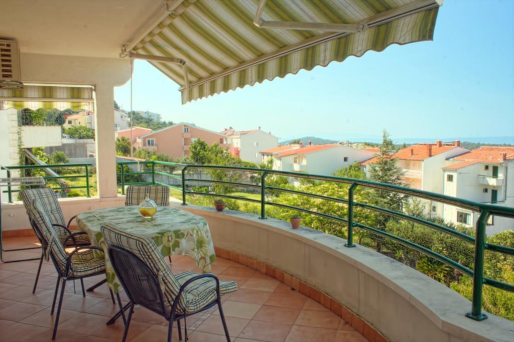 Apartments Dani Макарска Стая снимка
